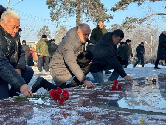 В Октябрьском районе почтили память Героев В Октябрьском районе почтили память Героев