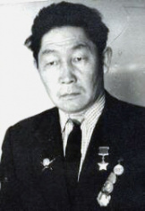 Хантаев Василий Харинаевич (1924-1990)